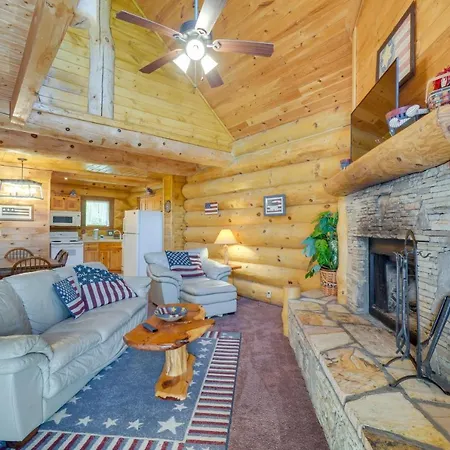 Idyllic Gatlinburg Cabin With Hot Tub And Balcony! Exterior photo