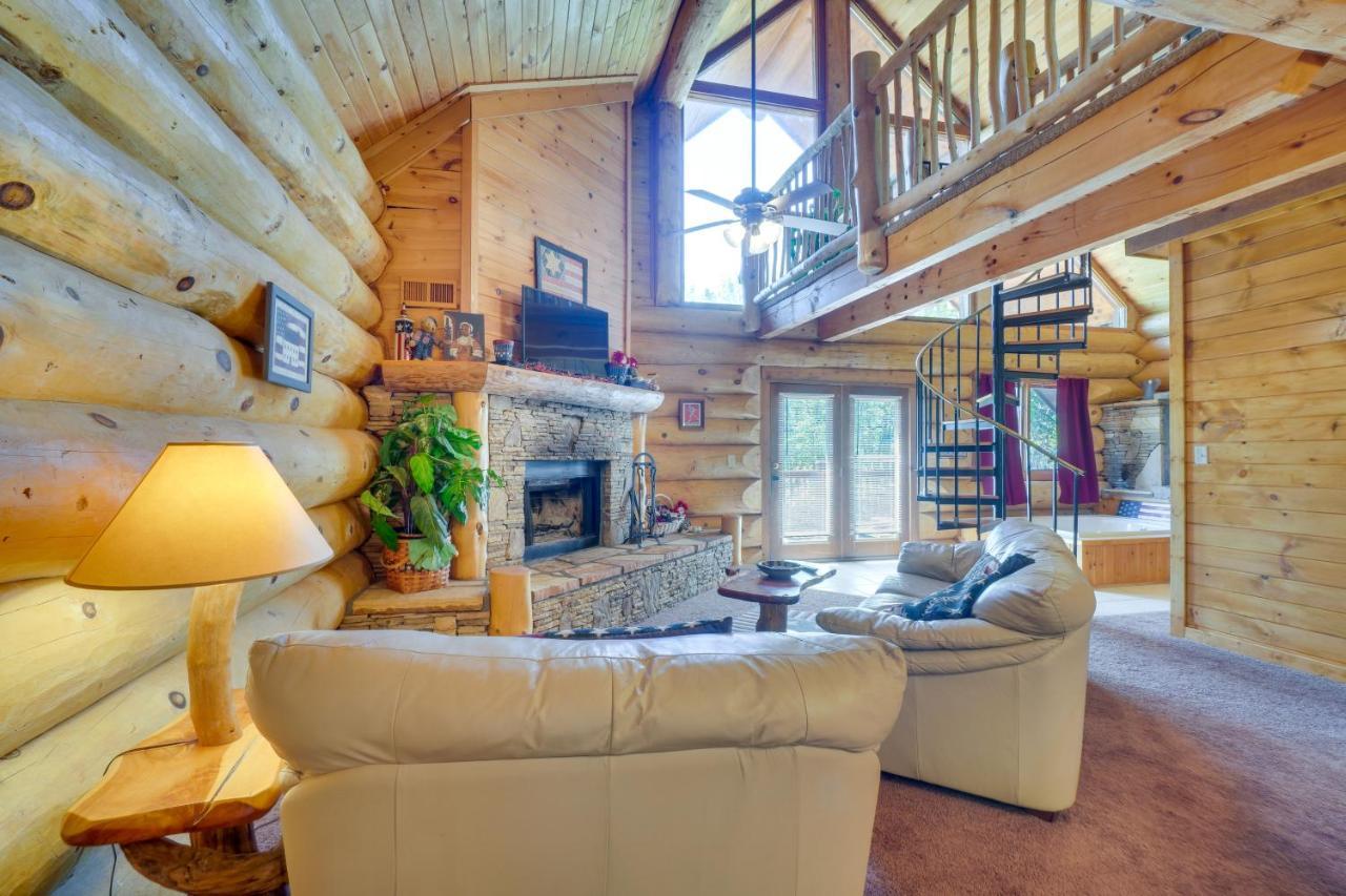 Idyllic With Hot Tub And Balcony! Hébergement de vacances Gatlinburg